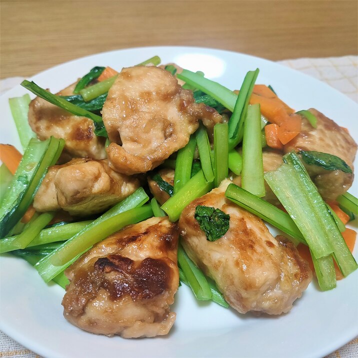 にんにく醤油に漬けこんだ♪鶏むね肉と小松菜の炒め物